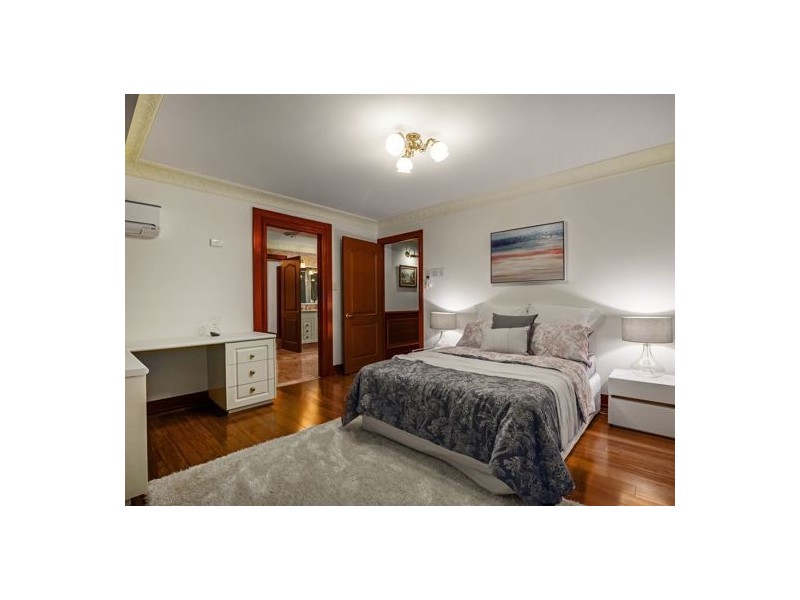 1 Wills Place (78 Delfin Drive), Macgregor QLD 4109