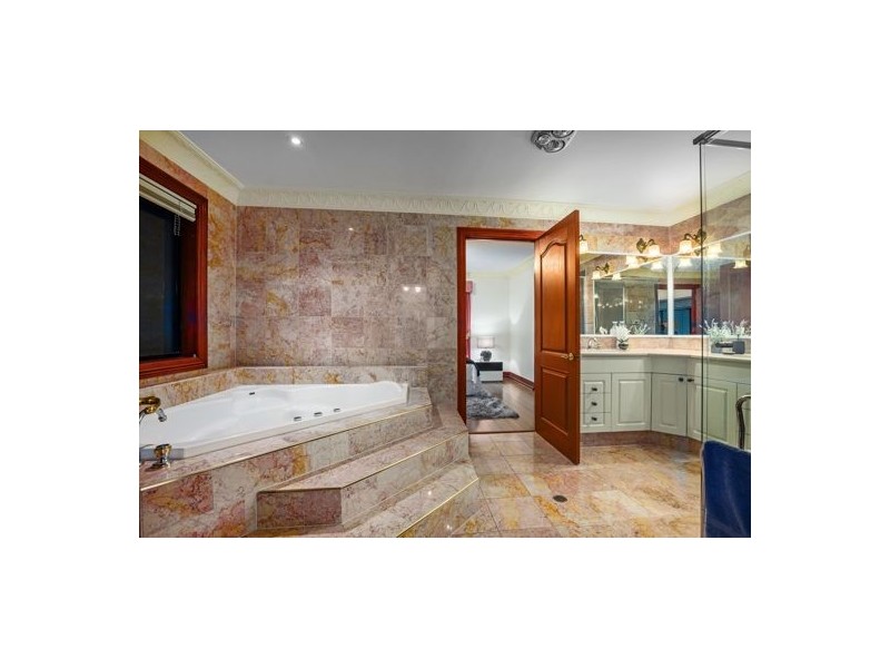 1 Wills Place (78 Delfin Drive), Macgregor QLD 4109