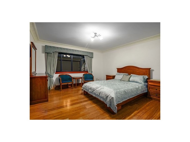 1 Wills Place (78 Delfin Drive), Macgregor QLD 4109