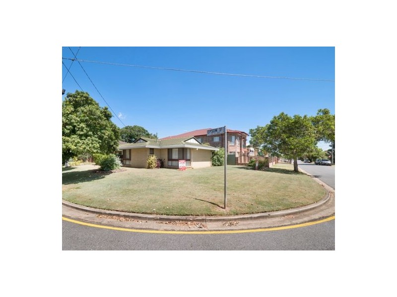 20 Epsom Street (19 Chadford Street), Macgregor QLD 4109