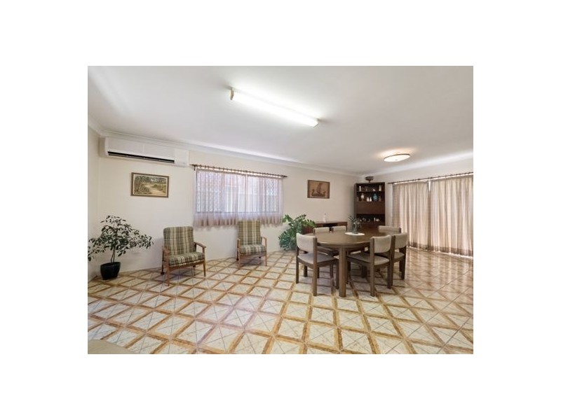 20 Epsom Street (19 Chadford Street), Macgregor QLD 4109