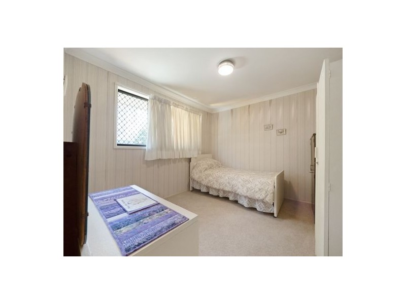 20 Epsom Street (19 Chadford Street), Macgregor QLD 4109