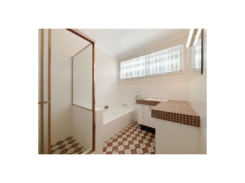 20 Epsom Street (19 Chadford Street), Macgregor QLD 4109