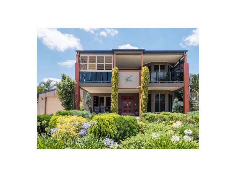 6 Riverpoint Boulevard, Riverhills QLD 4074