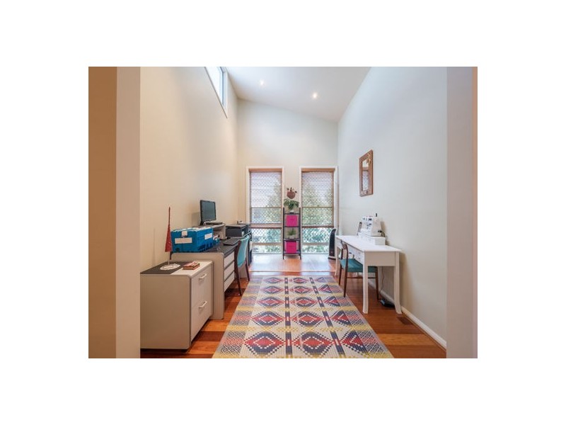 6 Riverpoint Boulevard, Riverhills QLD 4074