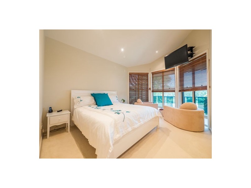 6 Riverpoint Boulevard, Riverhills QLD 4074