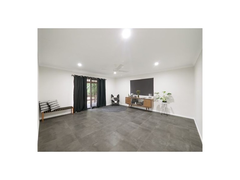 11 Garrawilla Street, Robertson QLD 4109