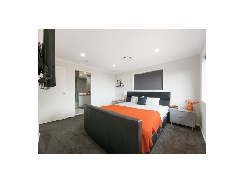 11 Garrawilla Street, Robertson QLD 4109