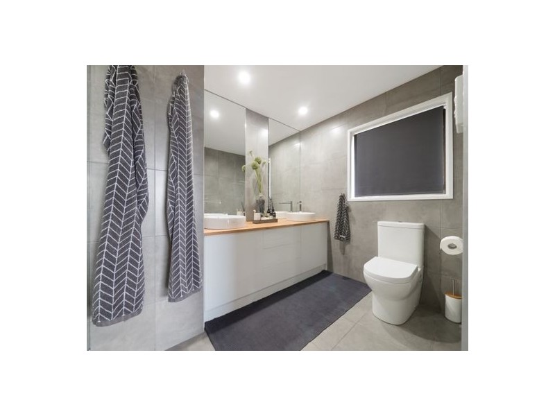 11 Garrawilla Street, Robertson QLD 4109