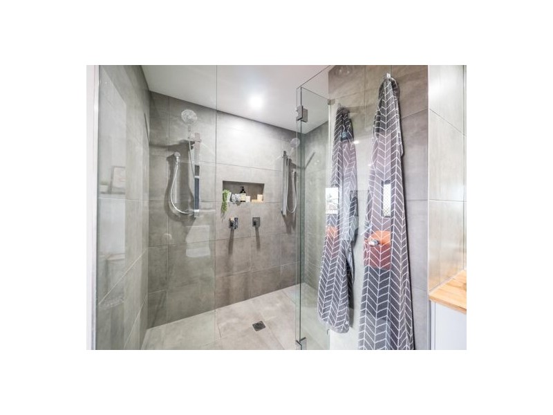 11 Garrawilla Street, Robertson QLD 4109