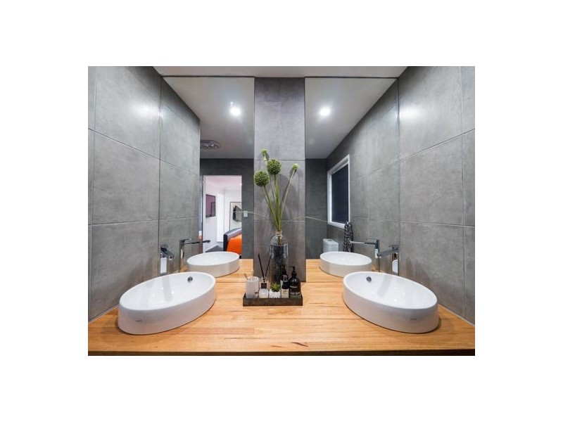 11 Garrawilla Street, Robertson QLD 4109