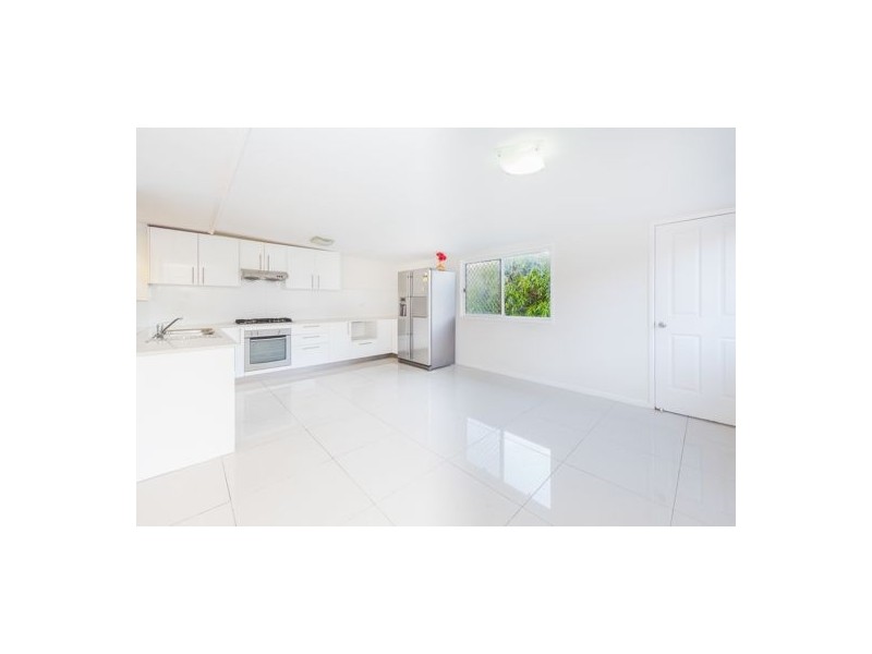 65 Granadilla Street, Macgregor QLD 4109