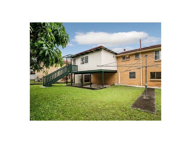 65 Granadilla Street, Macgregor QLD 4109