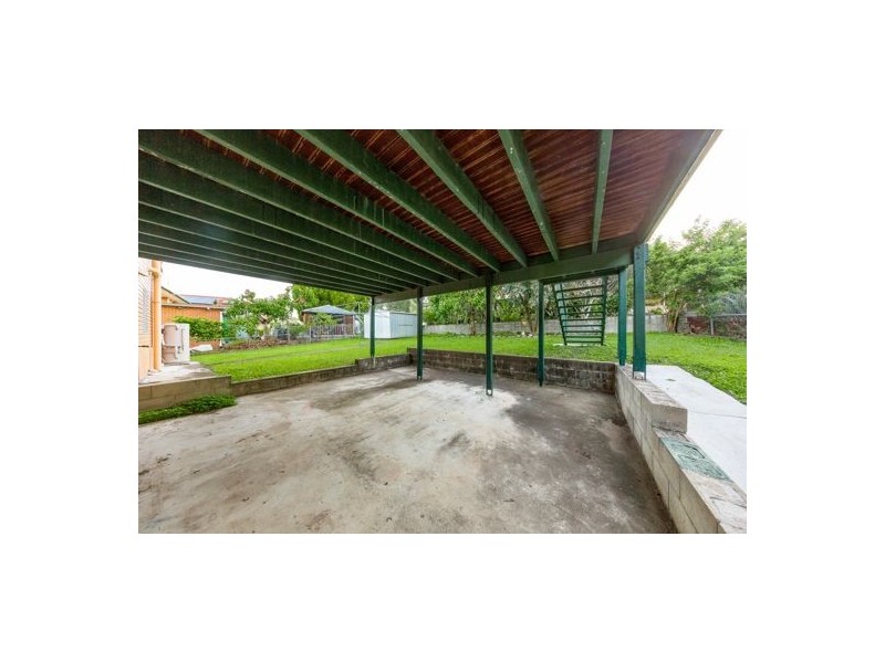 65 Granadilla Street, Macgregor QLD 4109