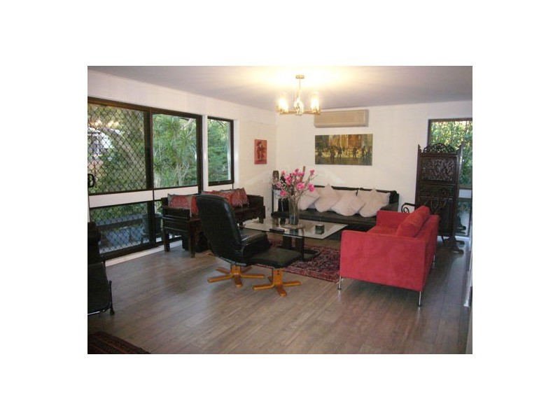 16 Struan Street, Chapel Hill QLD 4069