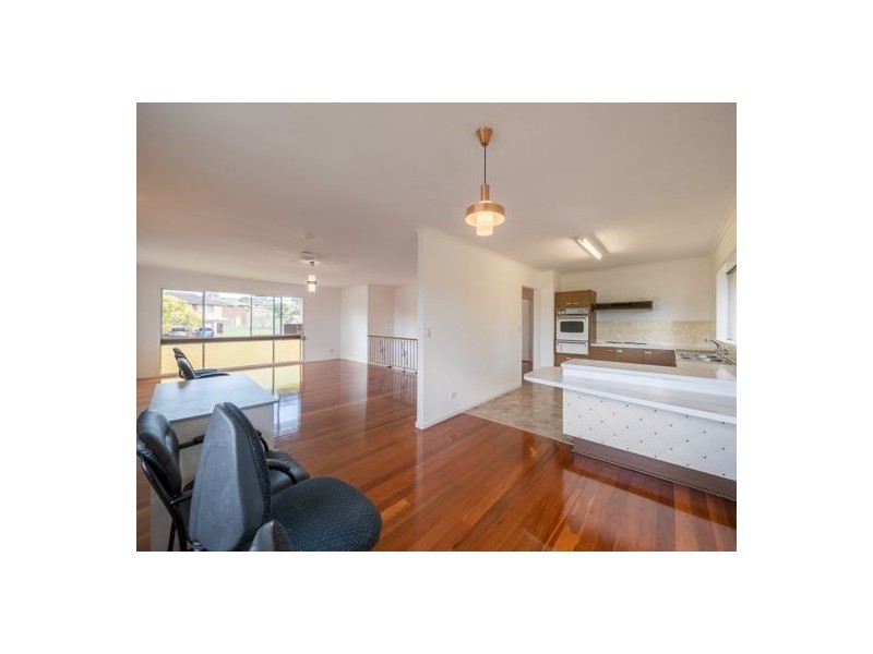 304 Broadwater Road, Mansfield QLD 4122