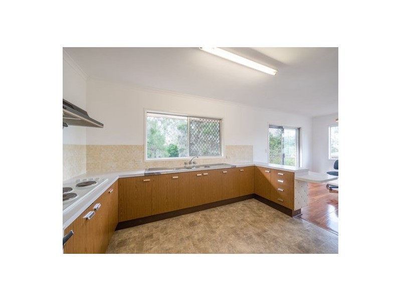 304 Broadwater Road, Mansfield QLD 4122