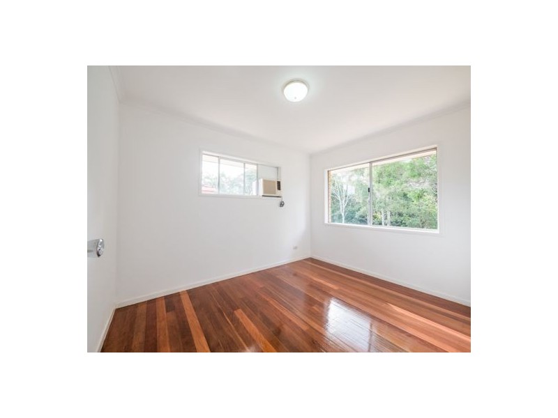 304 Broadwater Road, Mansfield QLD 4122