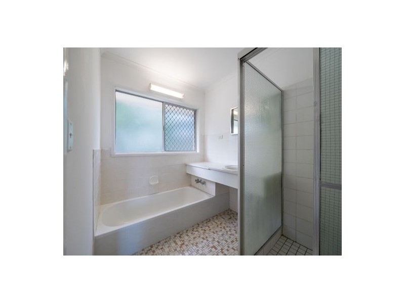 304 Broadwater Road, Mansfield QLD 4122