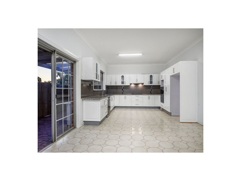 6 Idris Court, Calamvale QLD 4116