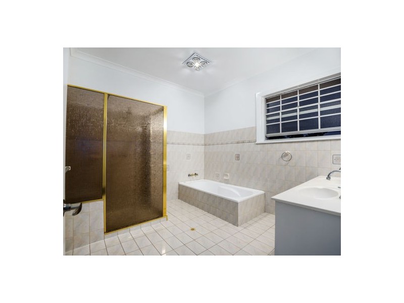 6 Idris Court, Calamvale QLD 4116