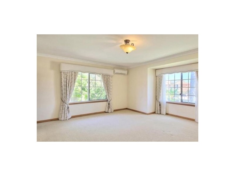 10 Lincoln Place, Stretton QLD 4116