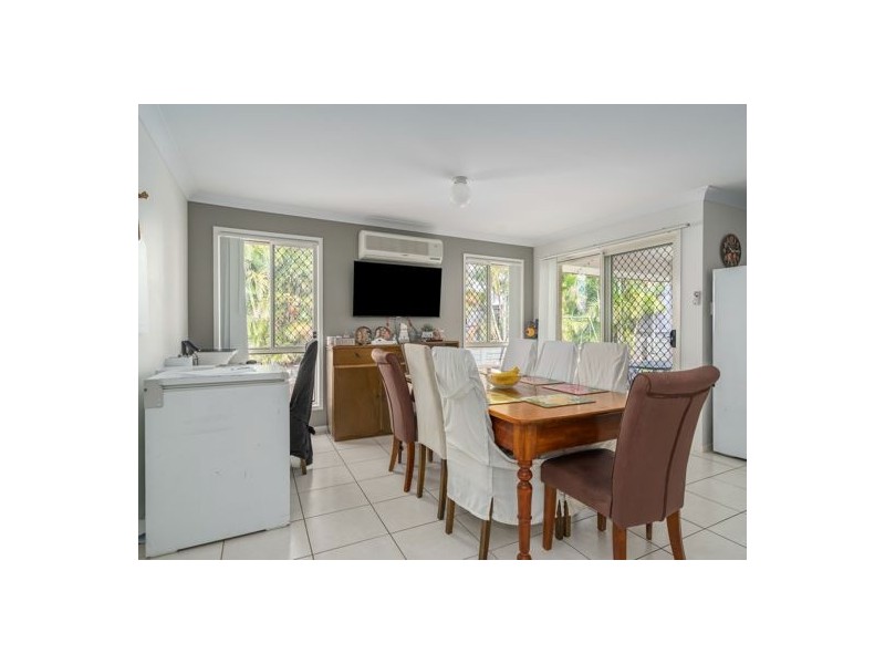 11 Delaforce Street, Regents Park QLD 4118