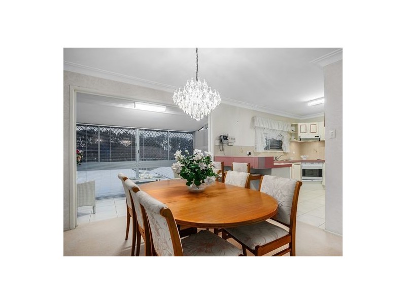 10 Angelina Street, Macgregor QLD 4109