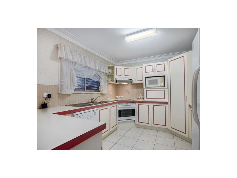 10 Angelina Street, Macgregor QLD 4109