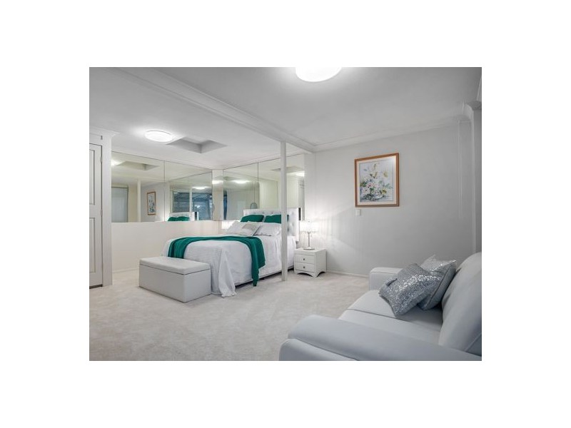 10 Angelina Street, Macgregor QLD 4109