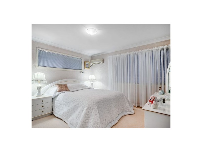 10 Angelina Street, Macgregor QLD 4109