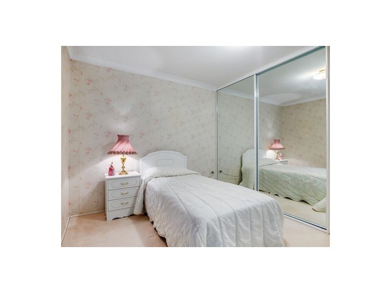 10 Angelina Street, Macgregor QLD 4109