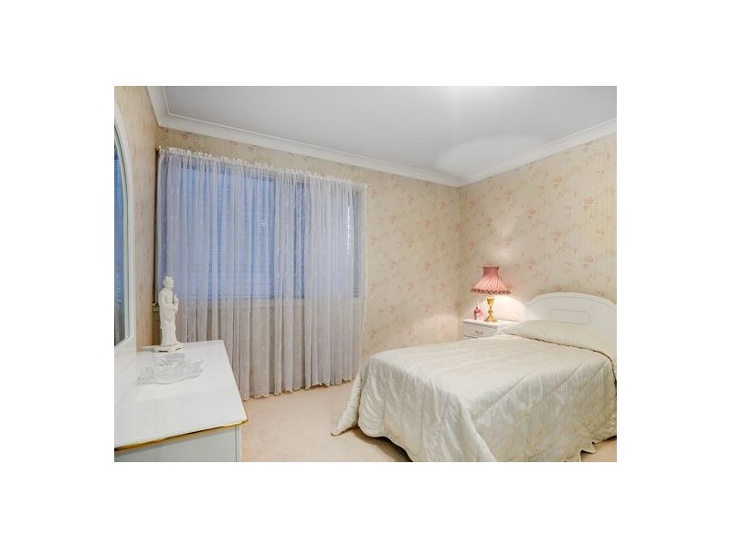 10 Angelina Street, Macgregor QLD 4109