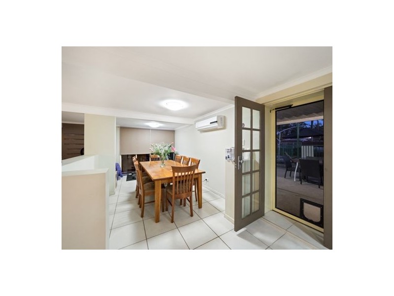 15 Sunningdale Avenue, Rochedale South QLD 4123