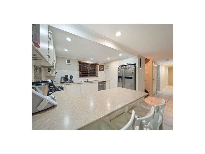 15 Sunningdale Avenue, Rochedale South QLD 4123