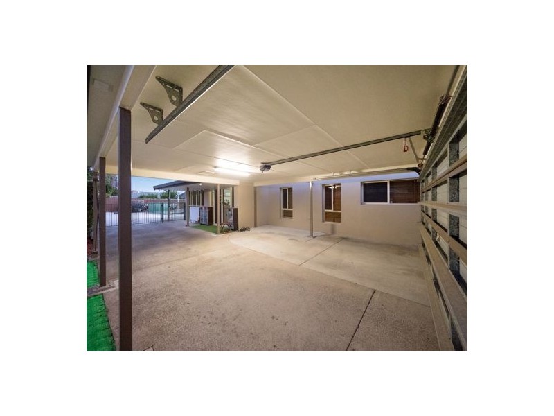 15 Sunningdale Avenue, Rochedale South QLD 4123