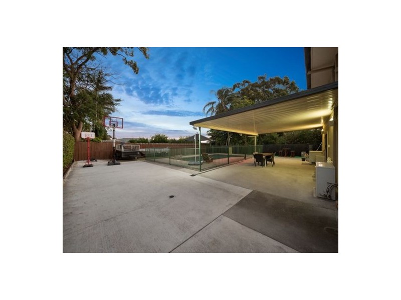 15 Sunningdale Avenue, Rochedale South QLD 4123