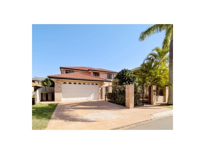 15 Parnassus Street (15 Magnolia Grove), Robertson QLD 4109