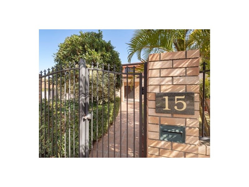 15 Parnassus Street (15 Magnolia Grove), Robertson QLD 4109