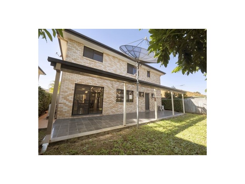 15 Parnassus Street (15 Magnolia Grove), Robertson QLD 4109