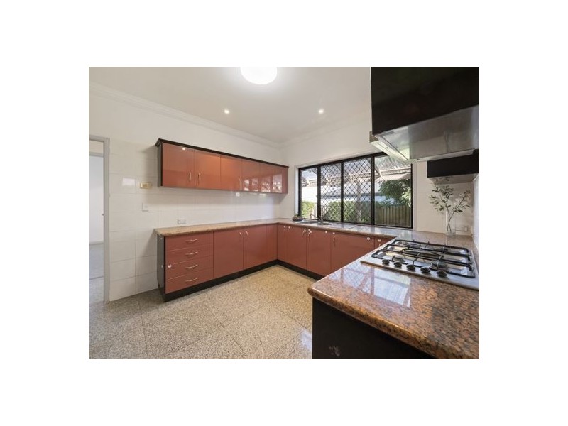 15 Parnassus Street (15 Magnolia Grove), Robertson QLD 4109