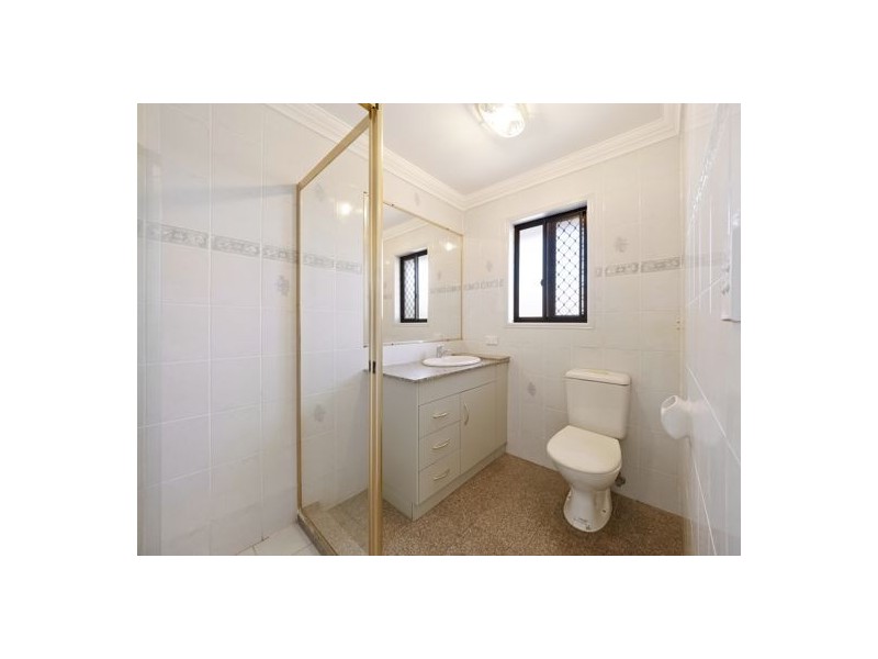 15 Parnassus Street (15 Magnolia Grove), Robertson QLD 4109