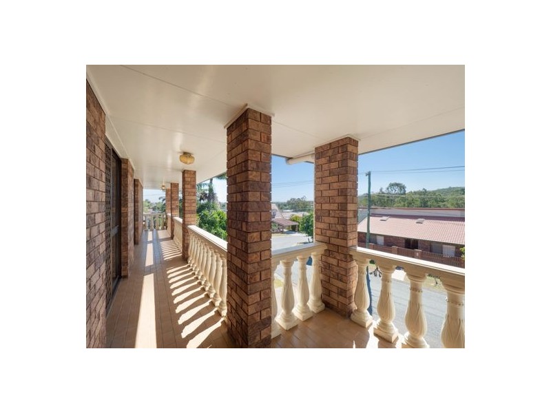 1 Gartford Street (17 Saffron Street), Robertson QLD 4109