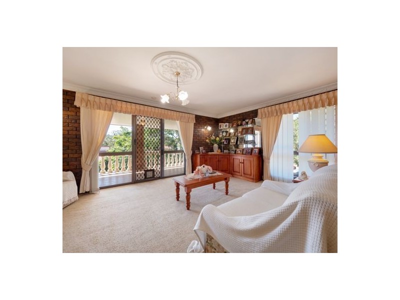 1 Gartford Street (17 Saffron Street), Robertson QLD 4109