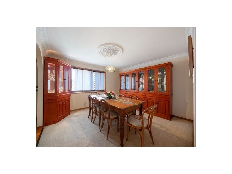 1 Gartford Street (17 Saffron Street), Robertson QLD 4109