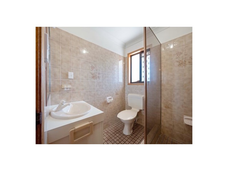 1 Gartford Street (17 Saffron Street), Robertson QLD 4109