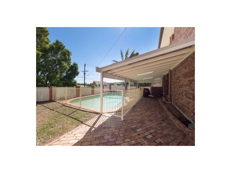 1 Gartford Street (17 Saffron Street), Robertson QLD 4109