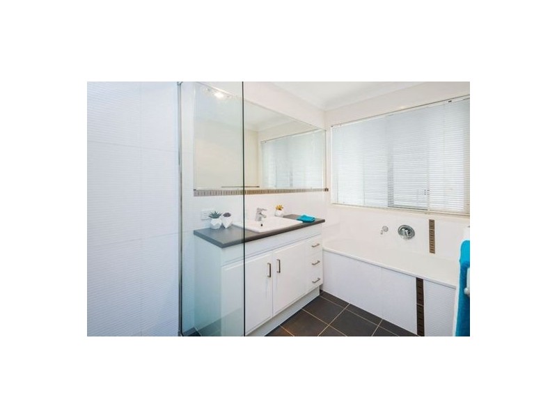 10 Yvonne Road, Eight Mile Plains QLD 4113