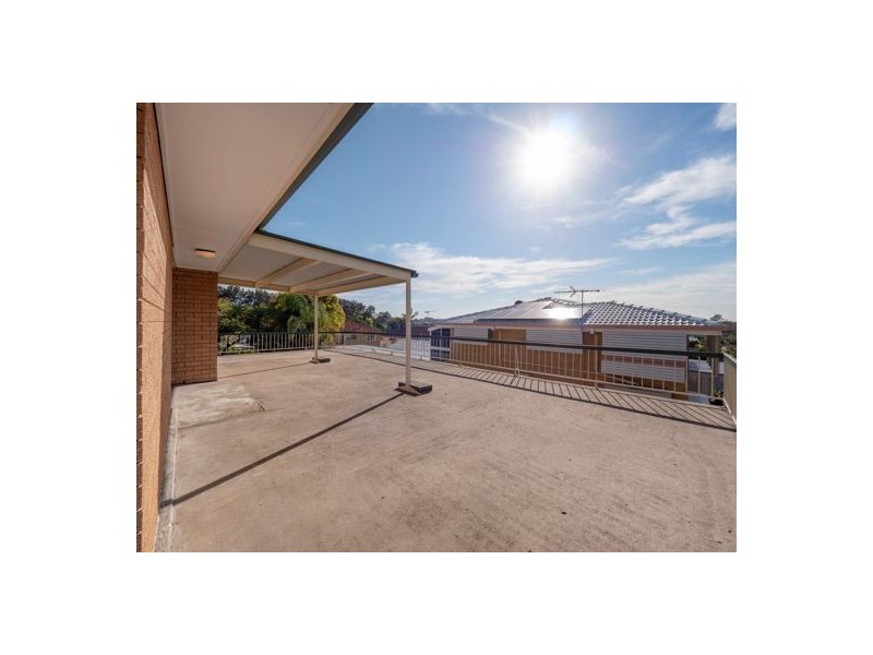 8 Angelina Street, Macgregor QLD 4109