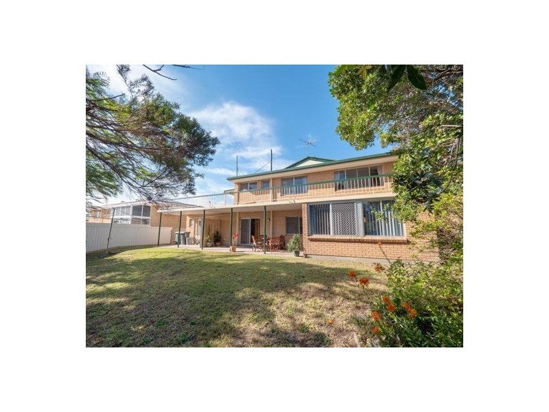 8 Angelina Street, Macgregor QLD 4109